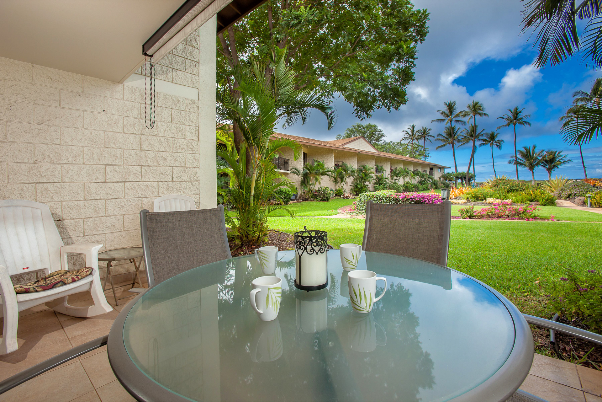 Waiohuli Beach Hale 112 2 Bdrm 2 Bath Oceanfront